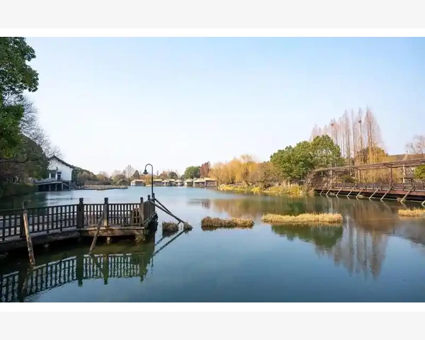 B2B平台盈利模式拆解与变现路径分析_线上展示和线下服务要双管齐下